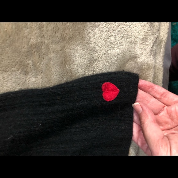 Size S twisted heart 100% cashmere sweater. - Picture 10 of 16